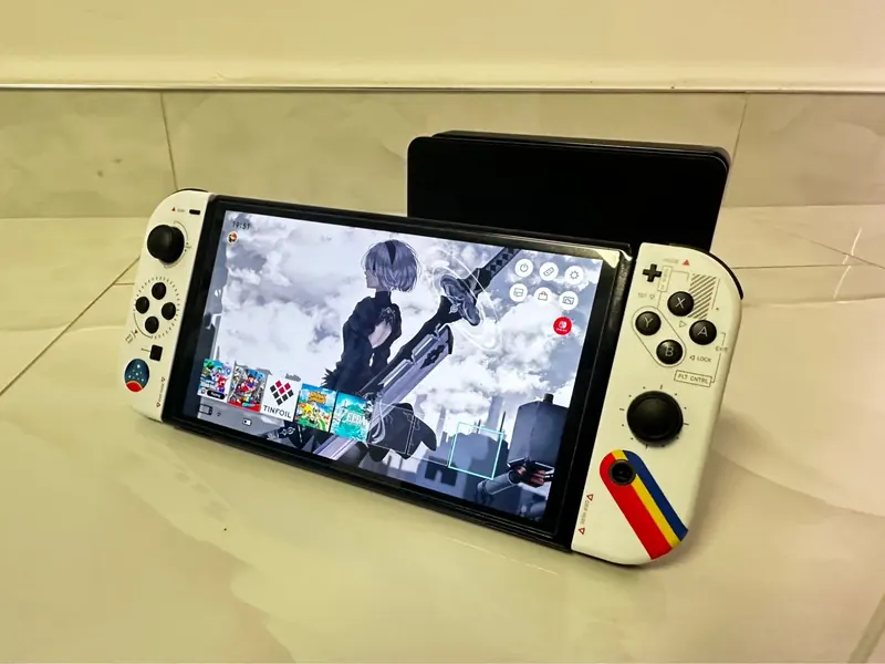 Switch OLED moddée par Yochamida